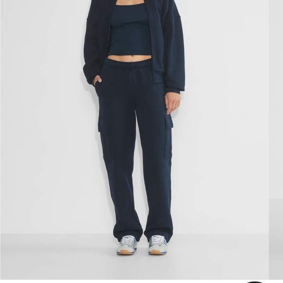 Aritzia Pants - Aritzia Cargo Sweatpants
